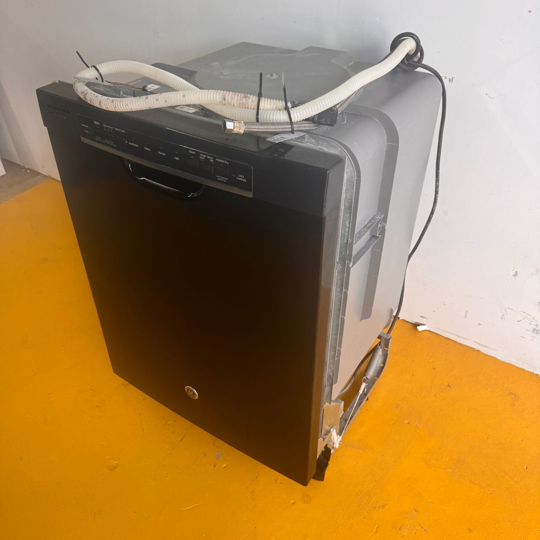 GE Black Dishwasher GE Black Dishwasher